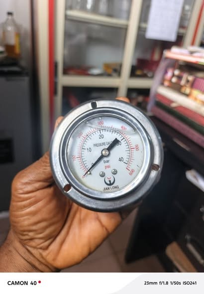 Jian Long Liquid-Filled Pressure Gauge (0–40 Bar / 0–600 PSI), Panel Mount