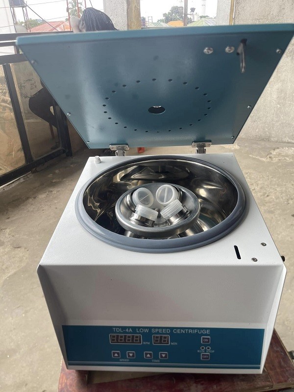 TABLETOP LOW-SPEED CENTRIFUGES - TDL-4A